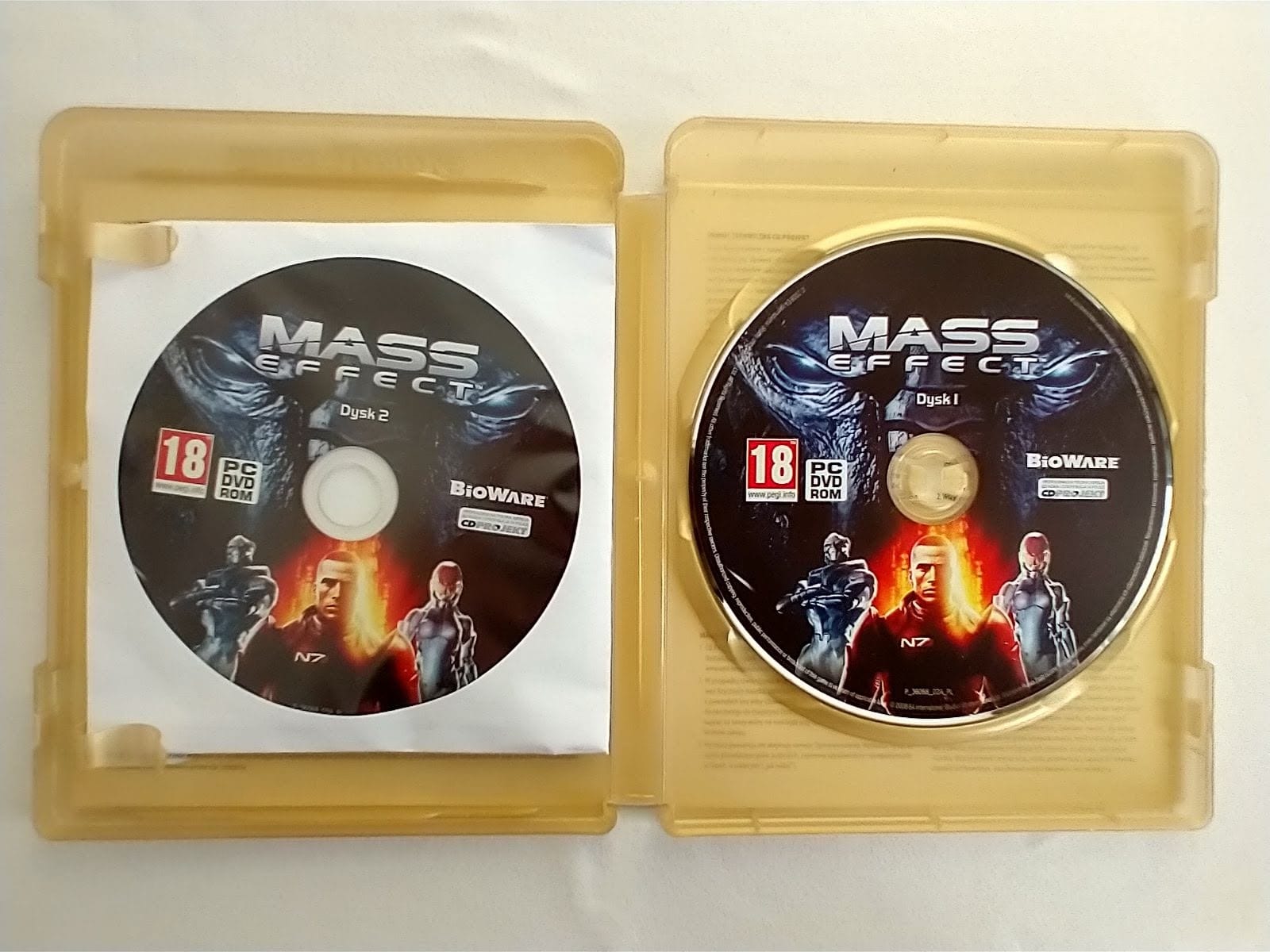 Mass Effect – Edycja Rozszerzona (+dodatek Bring Down the Sky) | PC DVD-ROM | eXtra Klasyka 5 Mass Effect – Edycja Rozszerzona (+dodatek Bring Down the Sky) | PC DVD-ROM | eXtra Klasyka - obrazek 5
